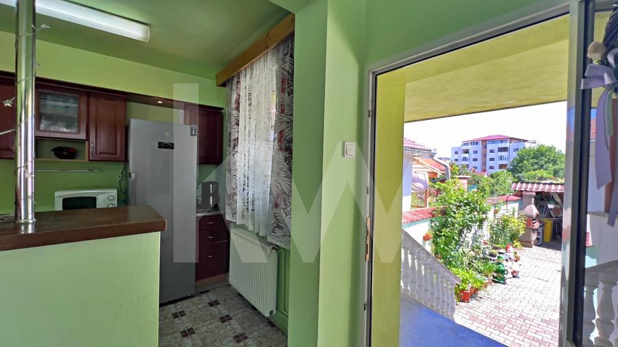 Casă individuală cu 6 camere cu Canalizare în Piața Cluj