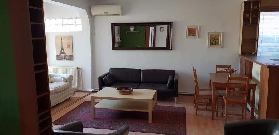 Casă cu 3 camere cu Teren 300 Mp în Central