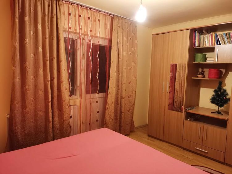 Apartament cu 2 camere semidecomandat, mobilat în Central