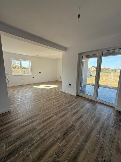 Casă cu 3 camere în Beregsău Mare