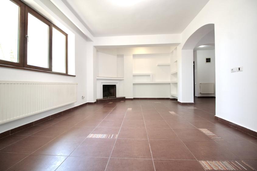 Apartament cu 4 camere decomandat, mobilat în Prelungirea Ghencea