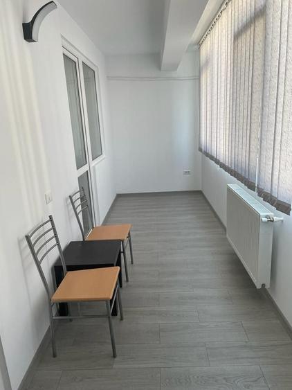 Apartament cu 3 camere decomandat în Dobroești