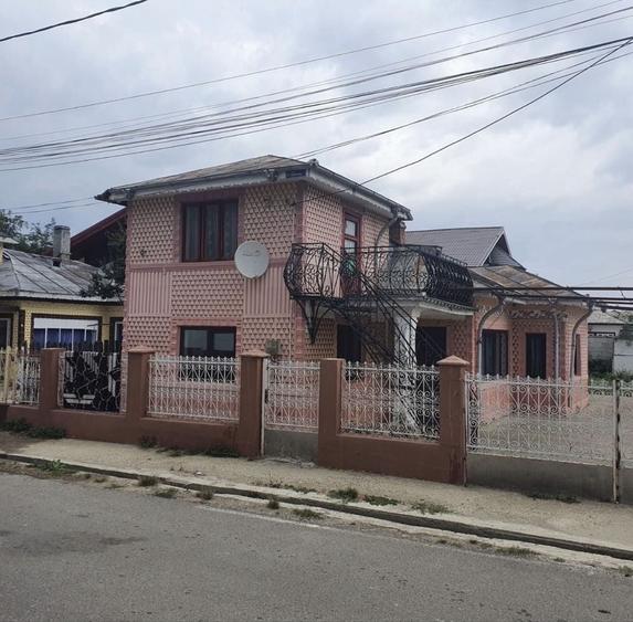 Casă cu 3 camere în Râmnicelu
