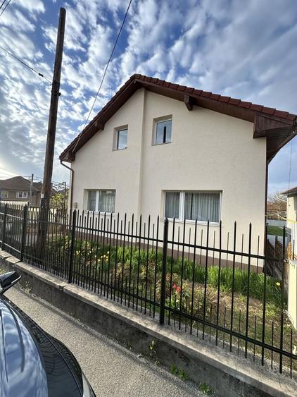Casă cu 3 camere în Central
