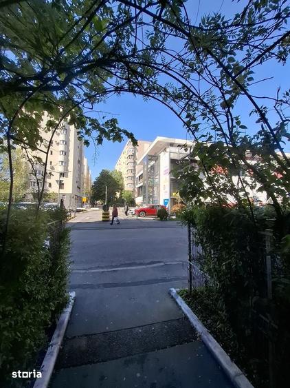 Apartament cu 3 camere decomandat în Tei