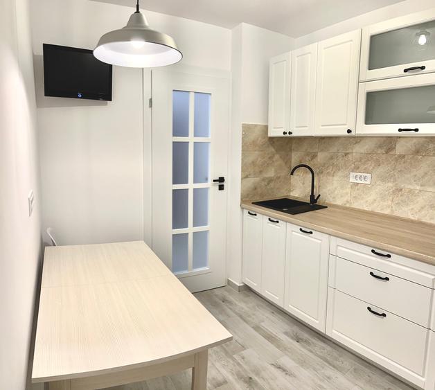 Apartament cu 2 camere decomandat, mobilat în Apărătorii Patriei