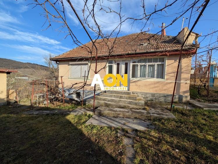 Casă individuală cu 3 camere cu Canalizare în Hăpria