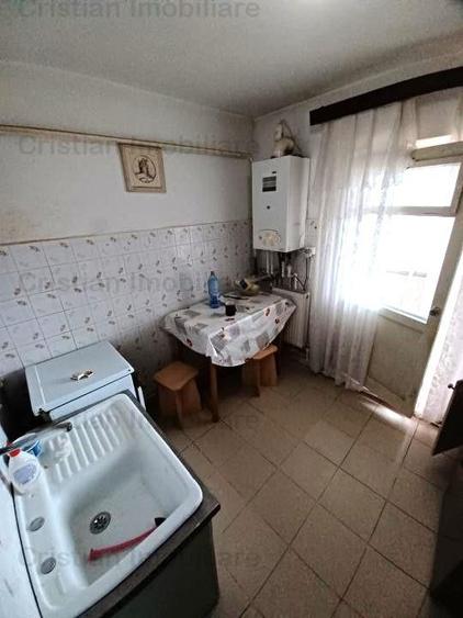 Apartament cu 3 camere decomandat în Dorobanți