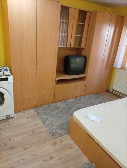 Garsonieră decomandată în Steaua