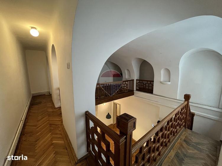 Apartament cu 4 camere în Dacia