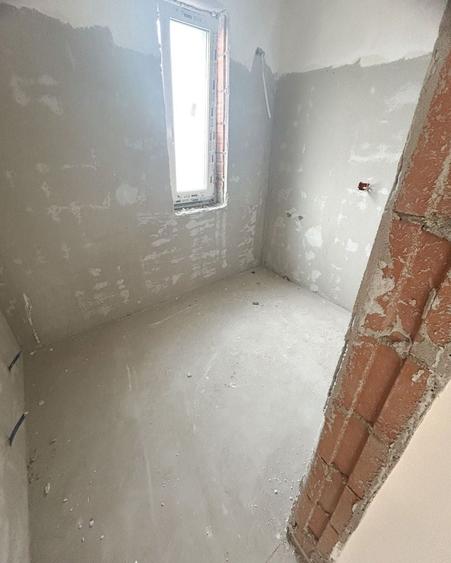 Apartament cu 5 camere decomandat în Urseni