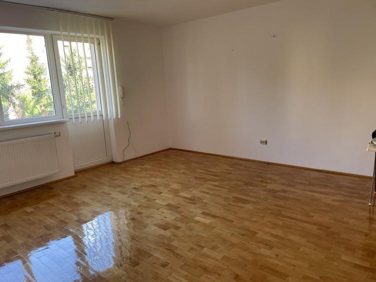 Birou, de 30 mp, în Florilor