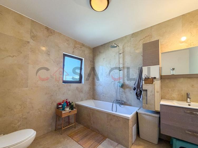 Apartament cu 3 camere semidecomandat, mobilat în Bună Ziua
