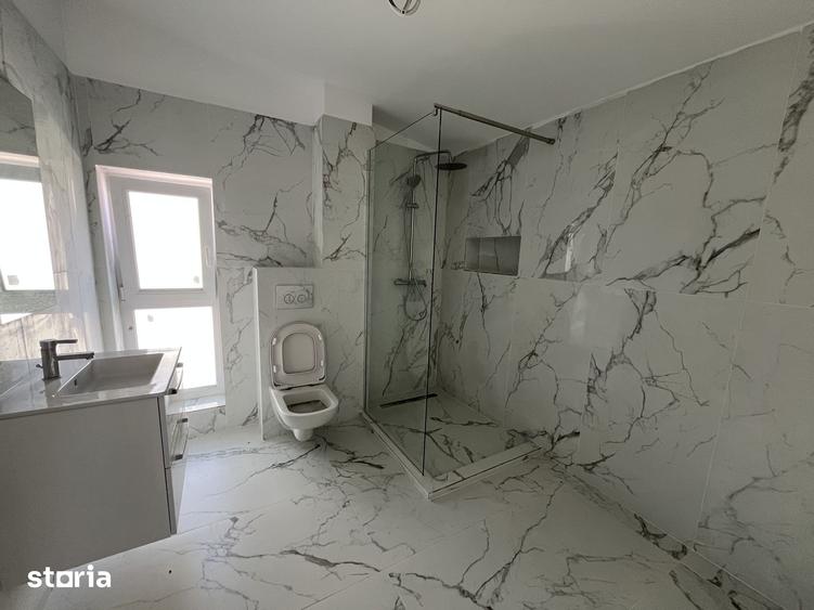 Casă cu 5 camere cu Teren 300 Mp în Central