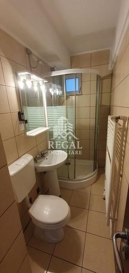 Apartament cu 2 camere decomandat, mobilat în Central