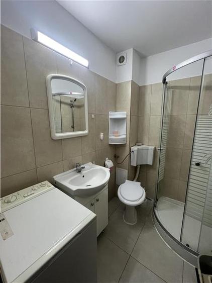 Garsonieră decomandată, mobilată în Turnișor