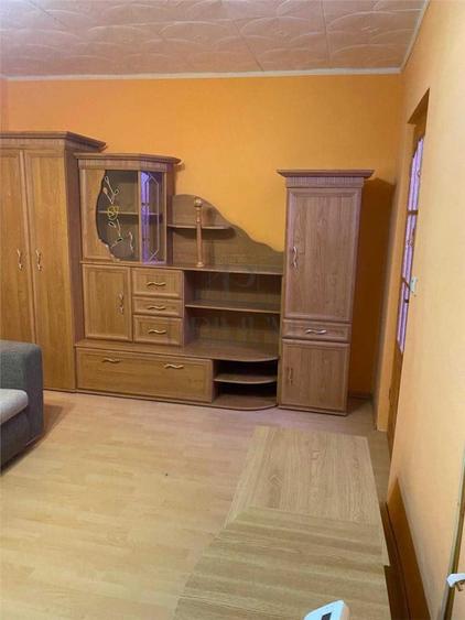 Garsonieră decomandată în Lipovei