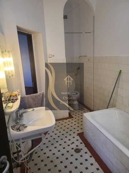Apartament cu 3 camere în Victoriei