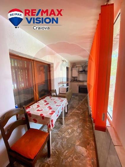 Apartament cu 2 camere decomandat în Rovine