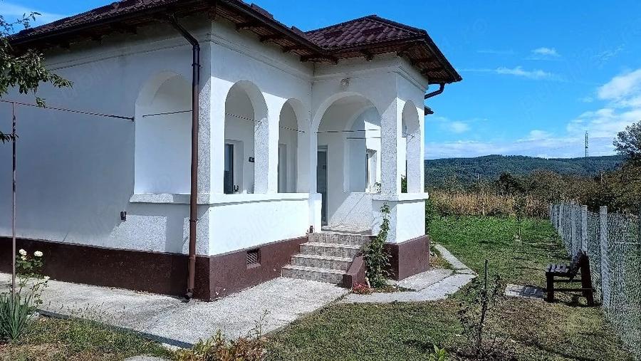 Casă cu Teren 1500 Mp în Crâmpotani