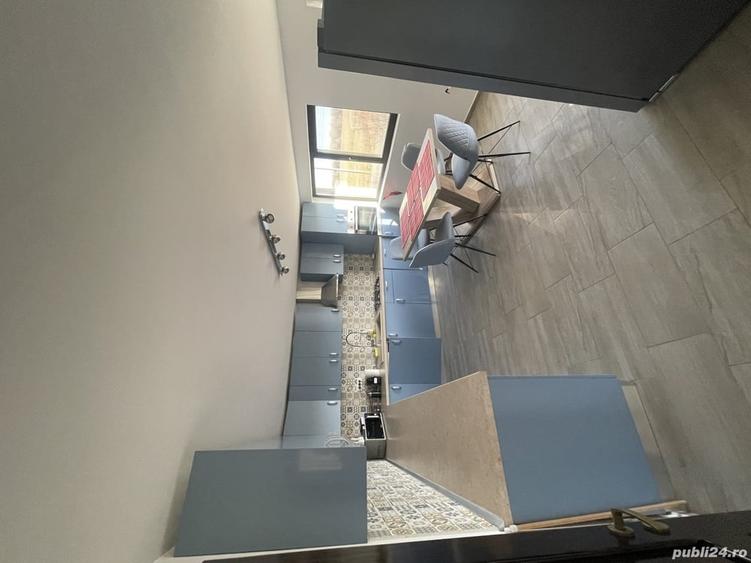 Casă cu 6 camere cu Teren 600 Mp în Moldoveni