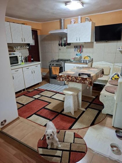Casă cu 3 camere cu Teren 200 Mp în Chitila