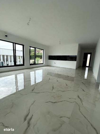 Casă cu 4 camere cu Teren 750 Mp în Paleu