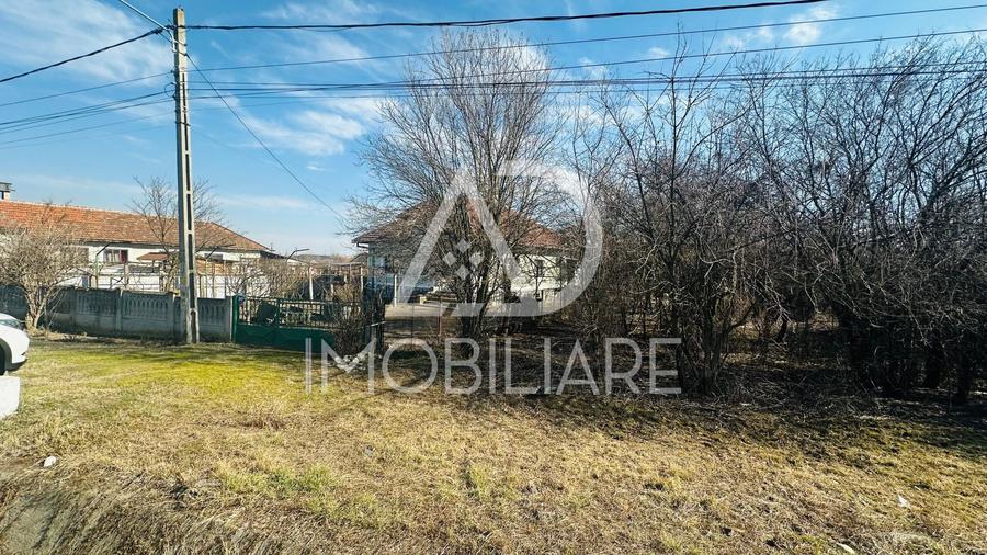 Teren Construcții intravilan de 984 mp, în Drăguțești