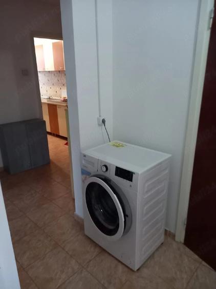Apartament cu 3 camere decomandat în Titan