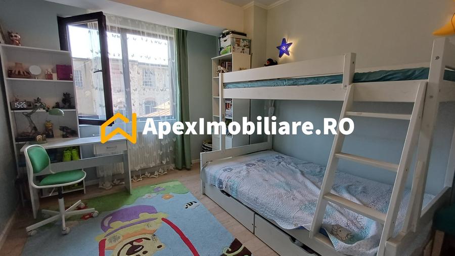 Apartament cu 3 camere semidecomandat, mobilat în Națiunile Unite