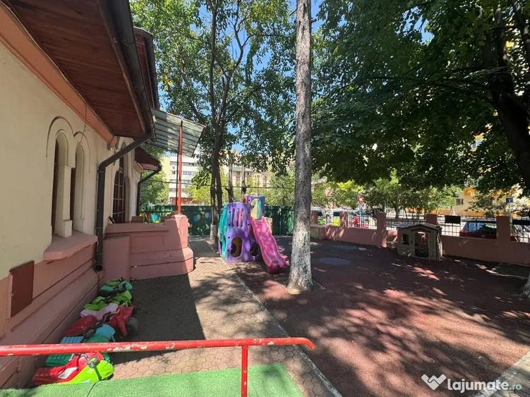 Casă cu 9 camere cu Teren 800 Mp în Timpuri Noi