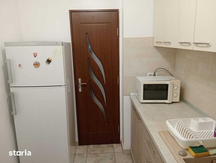 Apartament cu 2 camere semidecomandat în Podu Roș