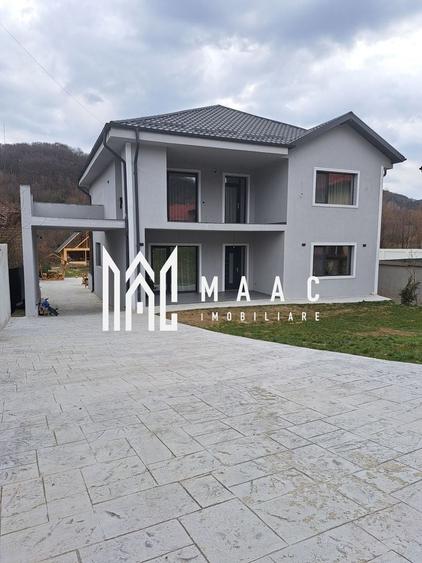 Casă individuală cu 6 camere cu Canalizare în Vlădesti