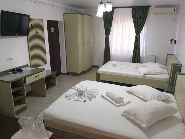 Cazare studenti in vila , zona Delfinariu , Utilitati incluse - 1