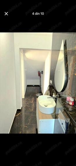 Casă cu 5 camere cu Teren 220 Mp în Central