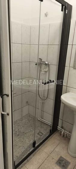 Inchiriez camera de camin parter - zona Aurel Vlaicu, Iasi