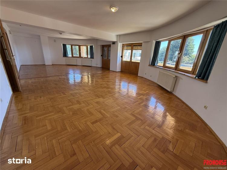 Spațiu comercial, de 600 mp, în Gherăiești