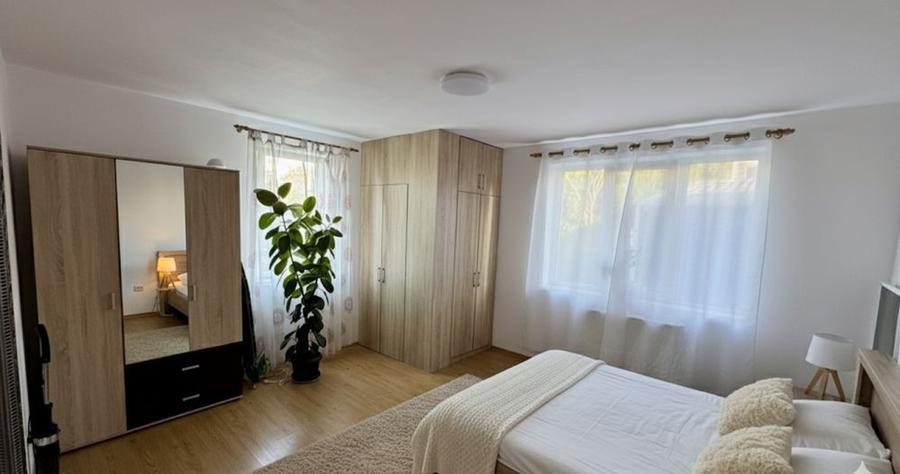 Apartament cu 3 camere semidecomandat, mobilat în Florești — fotografia 3