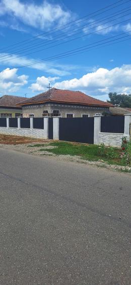 Casă cu 3 camere în Exterior Vest