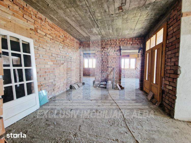 Casă cu 6 camere cu Teren 2457 Mp în Șona