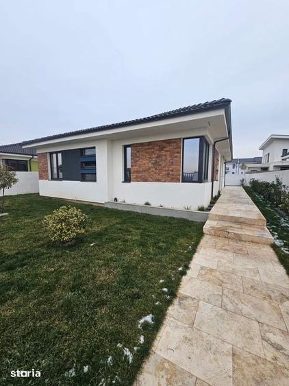 Casă cu 4 camere cu Teren 440 Mp în Central