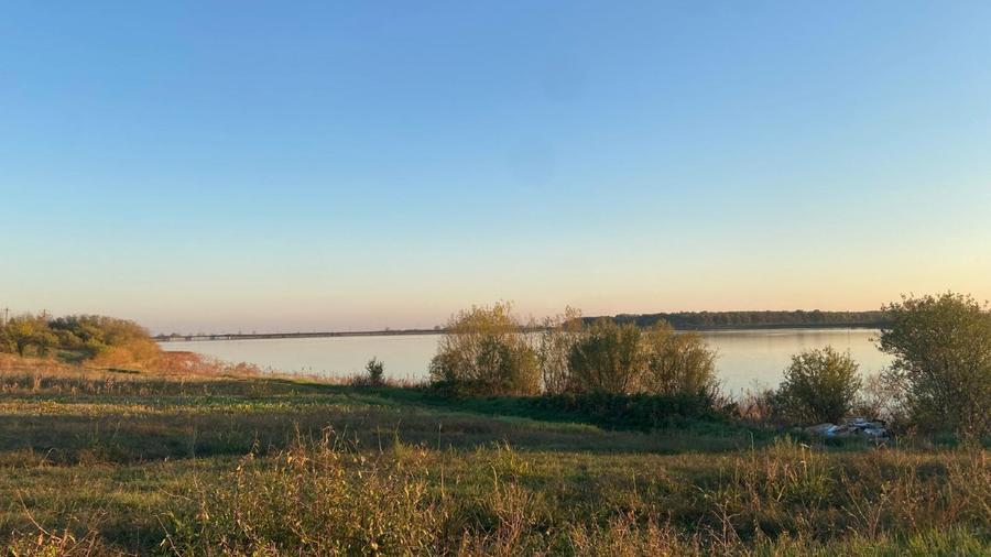 Terenuri casă cu utilitati, vedere lac, 12.500 e - 4