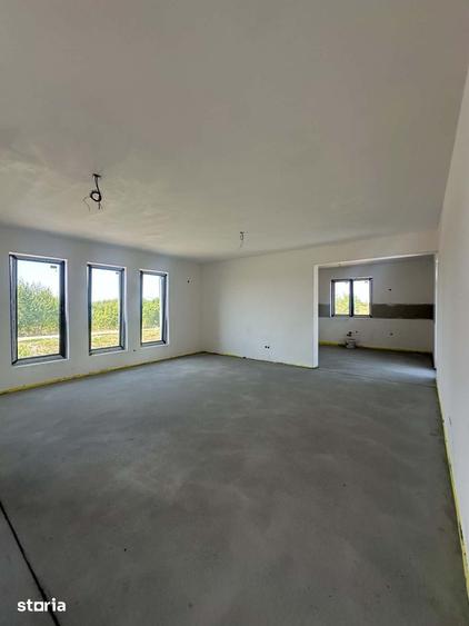 Casă cu 4 camere cu Teren 480 Mp în Central