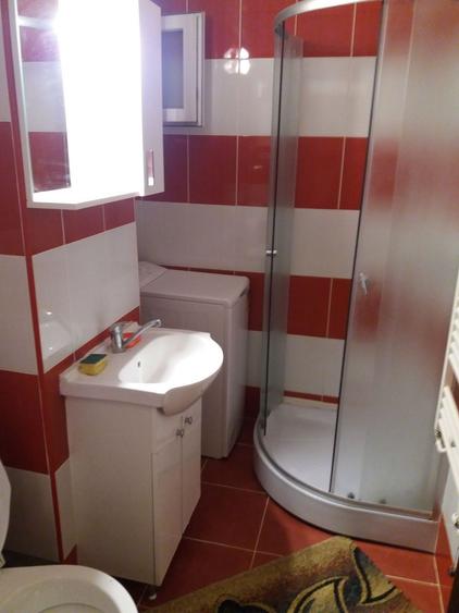Apartament cu 3 camere decomandat în Exterior Vest