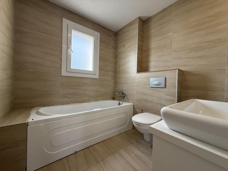 Casă individuală cu 3 camere cu Piscina în Ștefăneștii de Jos