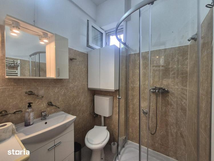 Apartament cu 2 camere decomandat în Tractorul