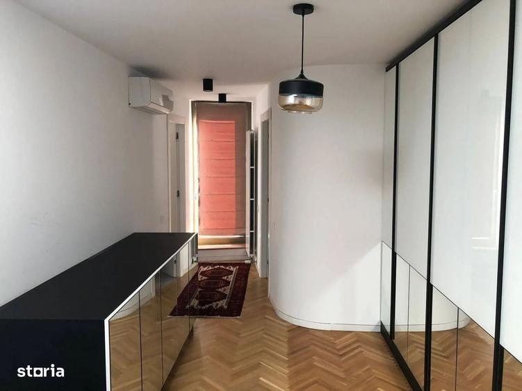 Apartament cu 4 camere, mobilat în Victoriei