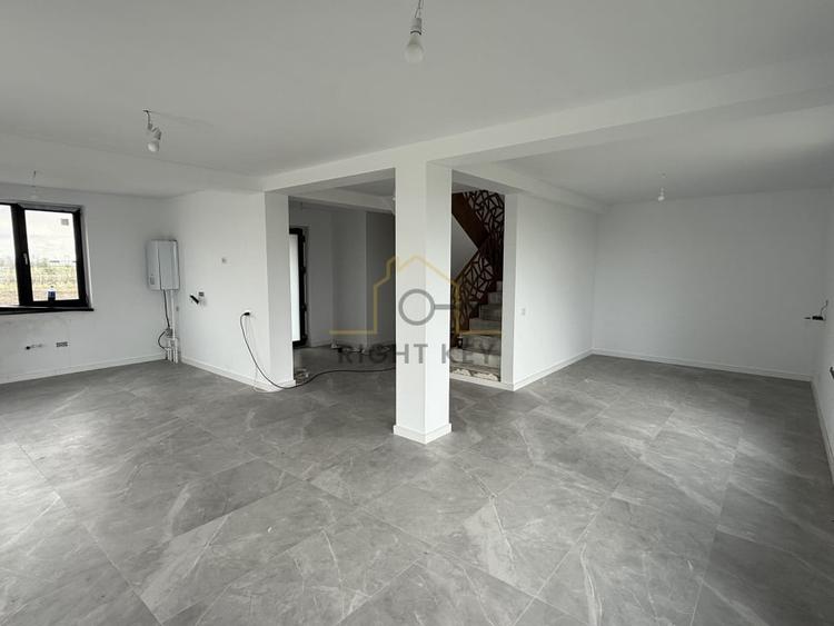 Casă individuală cu 4 camere cu Canalizare în Ciorogârla