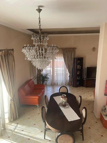 Casă cu 4 camere cu Teren 1750 Mp în Titan