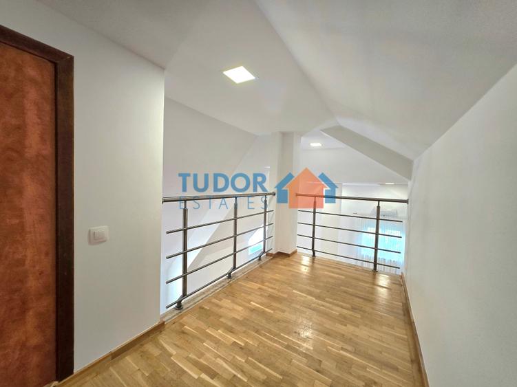Renovated 6 Bedroom Luxury Villa with Private Garden, Swimming Pool & Sauna - 25